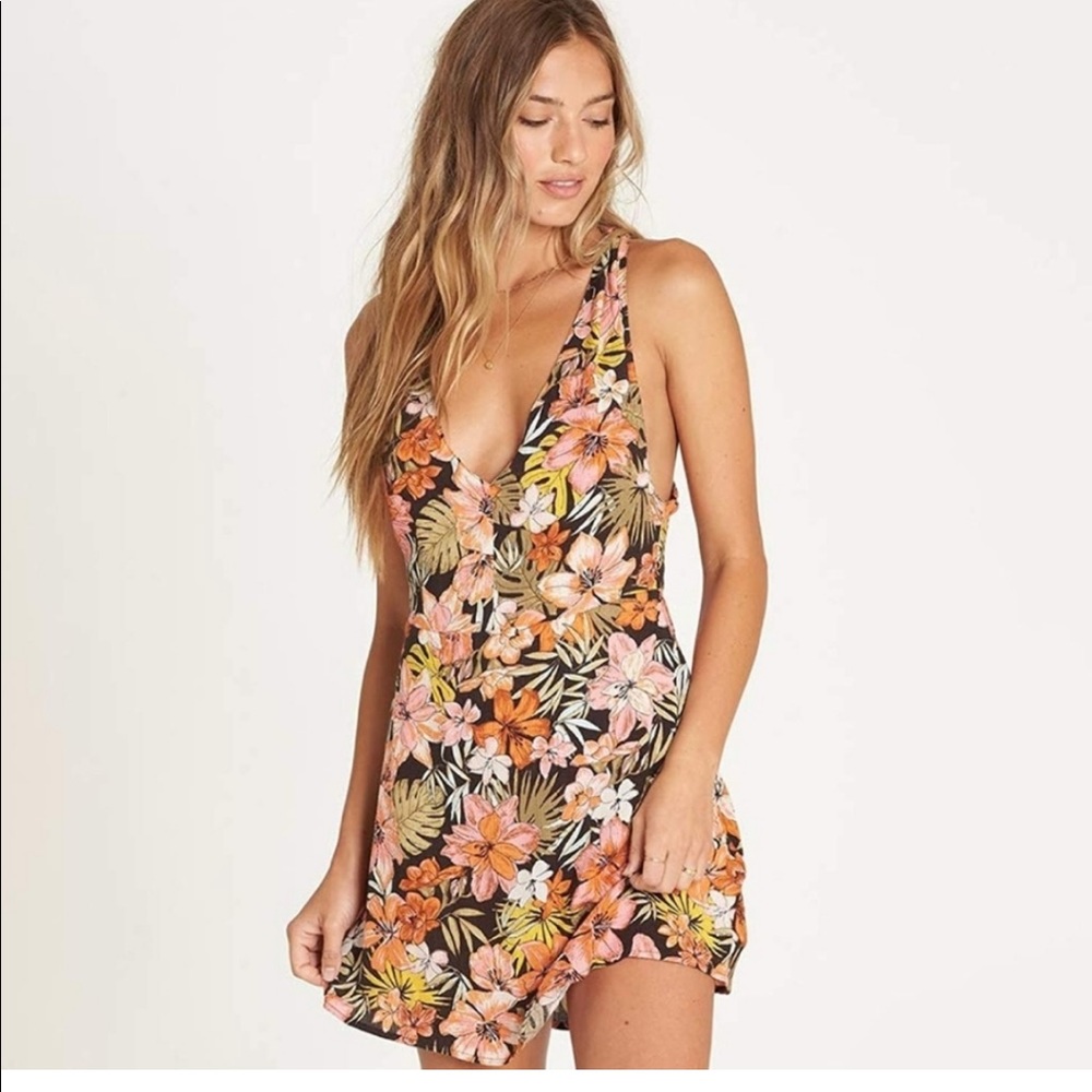 Billabong knotted heart dress
